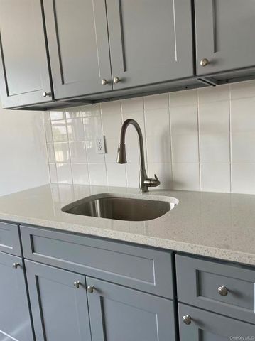 14943 35th Avenue 3I, Flushing, NY 11354