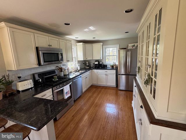 402 ELLIGER AVE, Fort Washington, PA 19034