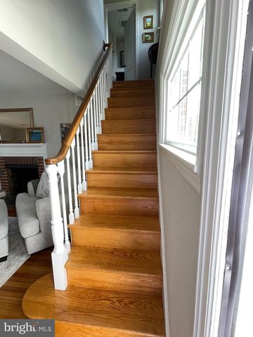 402 ELLIGER AVE, Fort Washington, PA 19034