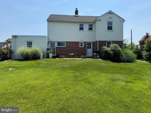 402 ELLIGER AVE, Fort Washington, PA 19034