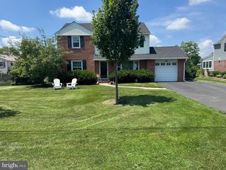 402 ELLIGER AVE, Fort Washington, PA 19034