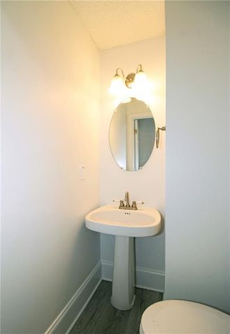 621 Radford Circle, Woodstock, GA 30188