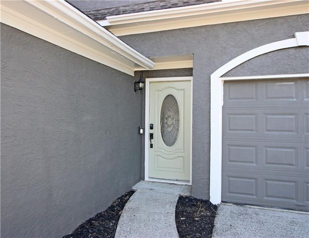 621 Radford Circle, Woodstock, GA 30188