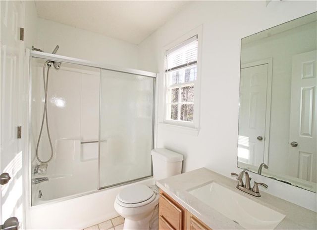 621 Radford Circle, Woodstock, GA 30188