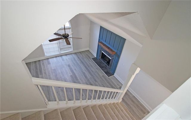 621 Radford Circle, Woodstock, GA 30188