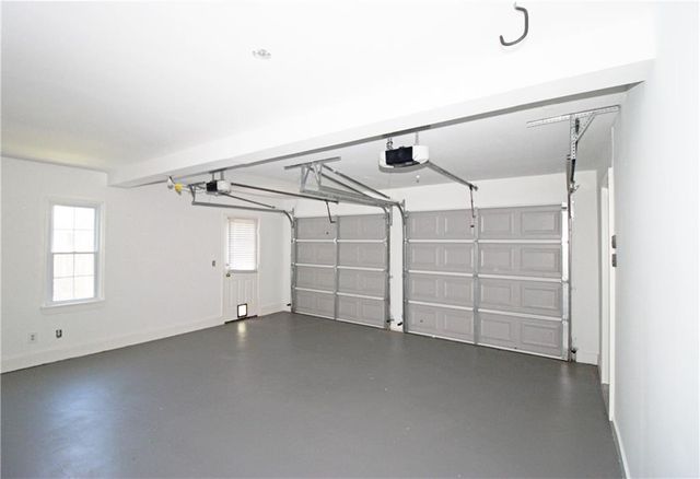 621 Radford Circle, Woodstock, GA 30188