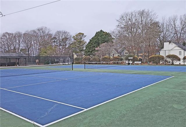 621 Radford Circle, Woodstock, GA 30188