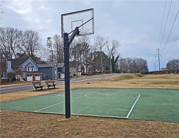 621 Radford Circle, Woodstock, GA 30188