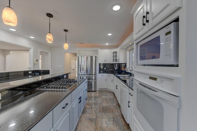 10327 Sandy Lane, Munster, IN 46321