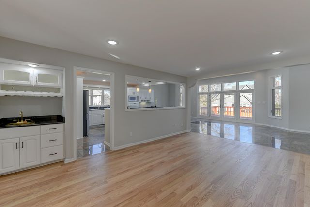 10327 Sandy Lane, Munster, IN 46321