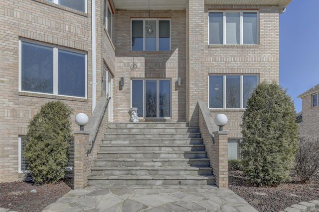10327 Sandy Lane, Munster, IN 46321