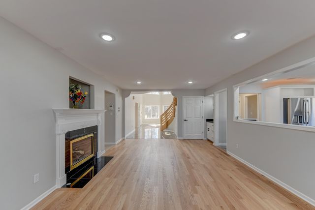 10327 Sandy Lane, Munster, IN 46321