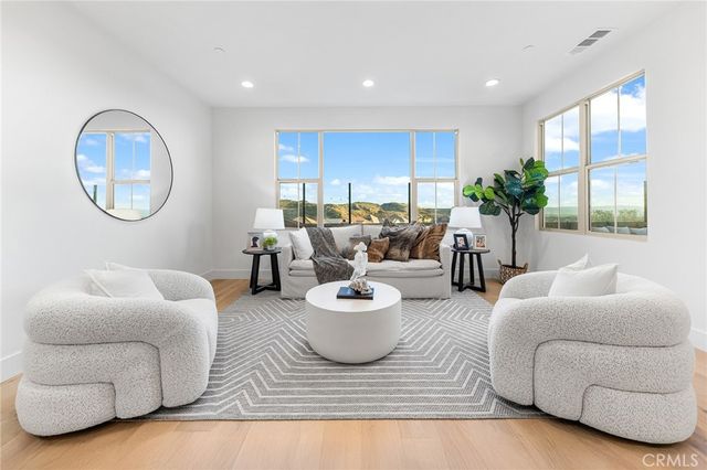 206 Collino, Irvine, CA 92602