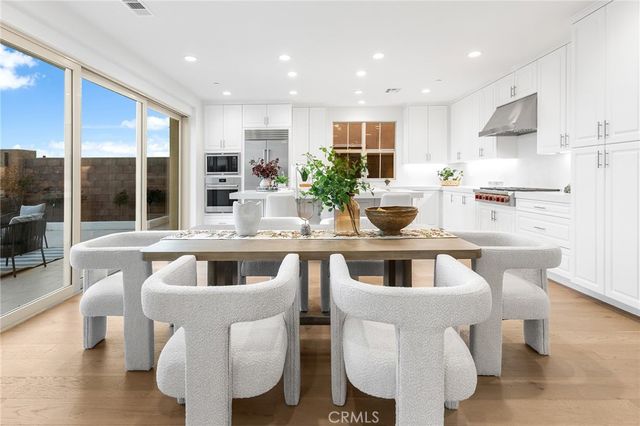 206 Collino, Irvine, CA 92602