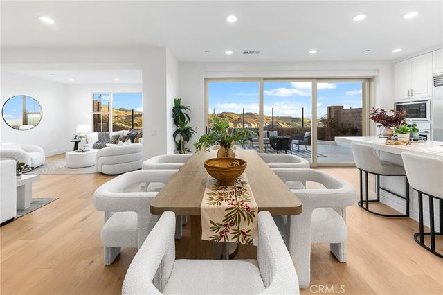 206 Collino, Irvine, CA 92602