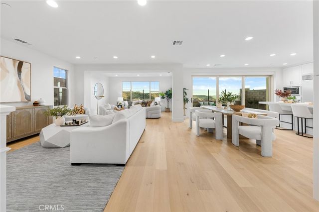 206 Collino, Irvine, CA 92602