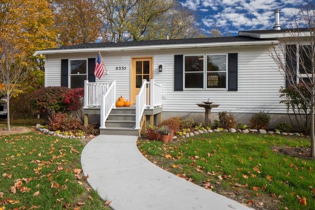 8335 S Maple City Road, Maple City, MI 49664