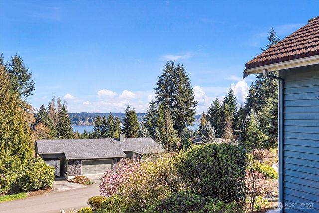 8205 Clearidge Avenue NW, Silverdale, WA 98383