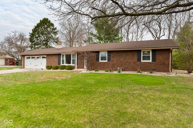 1448 N Lakeview Drive, Frankfort, IN 46041
