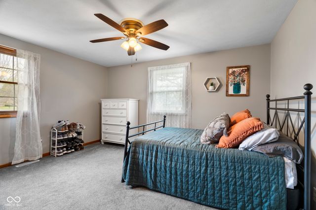 1448 N Lakeview Drive, Frankfort, IN 46041