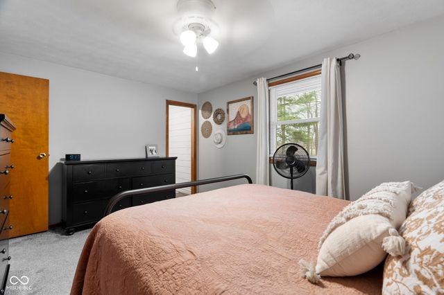 1448 N Lakeview Drive, Frankfort, IN 46041