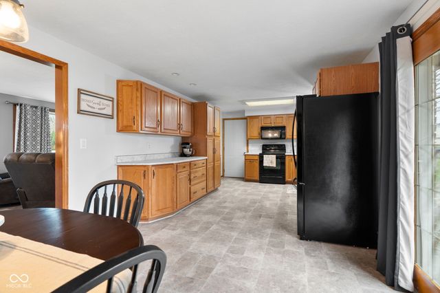 1448 N Lakeview Drive, Frankfort, IN 46041