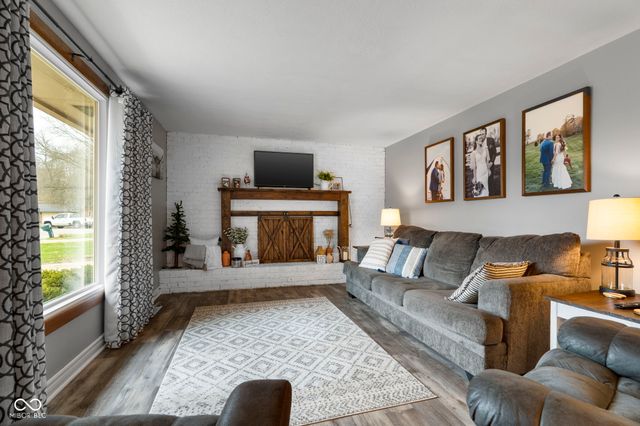 1448 N Lakeview Drive, Frankfort, IN 46041