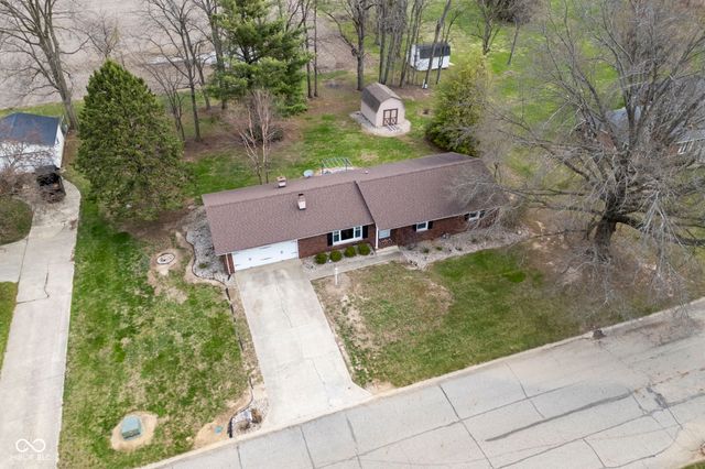 1448 N Lakeview Drive, Frankfort, IN 46041