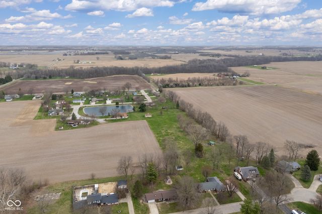 1448 N Lakeview Drive, Frankfort, IN 46041