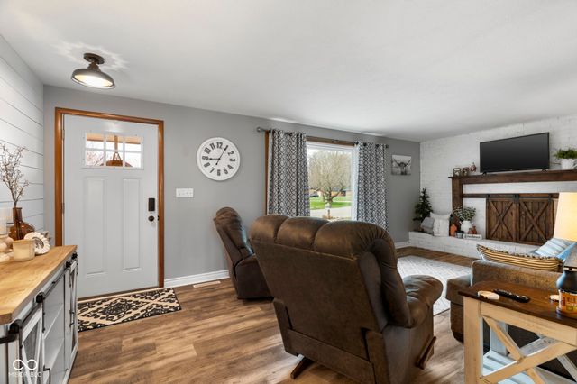 1448 N Lakeview Drive, Frankfort, IN 46041