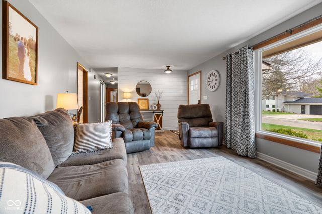 1448 N Lakeview Drive, Frankfort, IN 46041