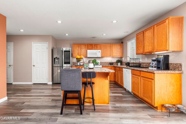 38609 Erika Lane, Palmdale, CA 93551