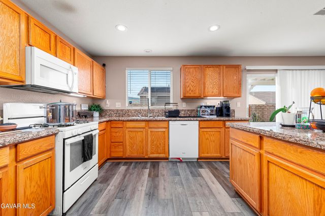 38609 Erika Lane, Palmdale, CA 93551