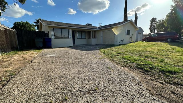 2316 E Norwich Avenue, Fresno, CA 93726
