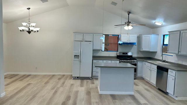 2316 E Norwich Avenue, Fresno, CA 93726