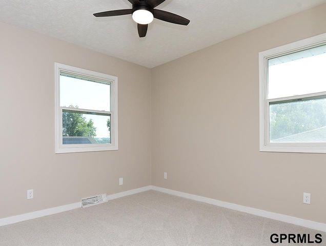 14935 L Street, Omaha, NE 68137