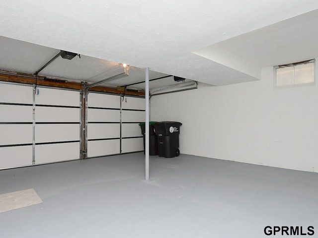 14935 L Street, Omaha, NE 68137