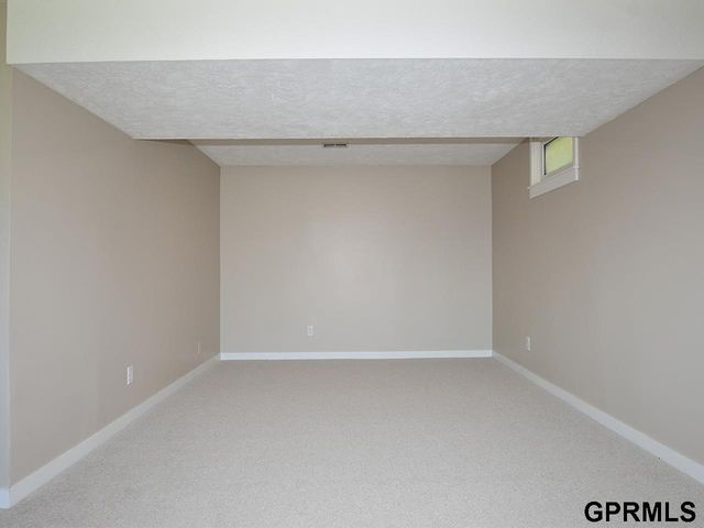 14935 L Street, Omaha, NE 68137
