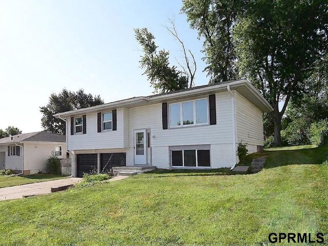 14935 L Street, Omaha, NE 68137