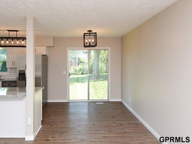 14935 L Street, Omaha, NE 68137