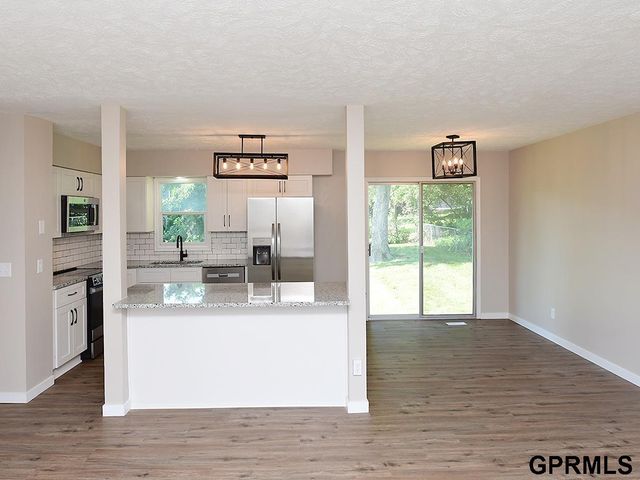 14935 L Street, Omaha, NE 68137
