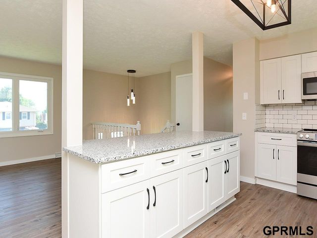 14935 L Street, Omaha, NE 68137