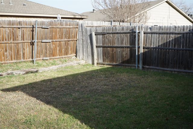 10266 Maverick Drive, Fort Worth, TX 76108