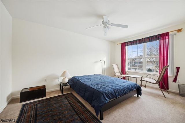 17 Ebersohl Cir, Readington Twp., NJ 08889