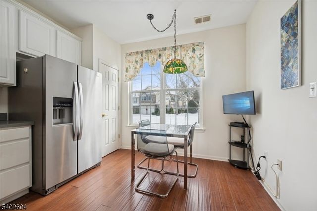 17 Ebersohl Cir, Readington Twp., NJ 08889