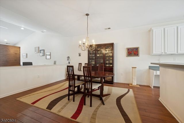 17 Ebersohl Cir, Readington Twp., NJ 08889