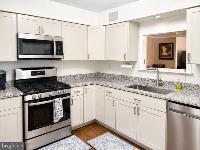 1012 JAMES MADISON CIR, Fredericksburg, VA 22405