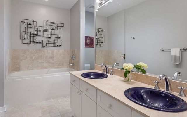 4118 N LINCOLN Avenue 302, Chicago, IL 60618