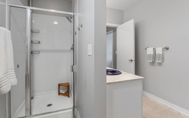 4118 N LINCOLN Avenue 302, Chicago, IL 60618