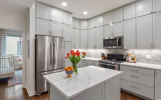 4118 N LINCOLN Avenue 302, Chicago, IL 60618